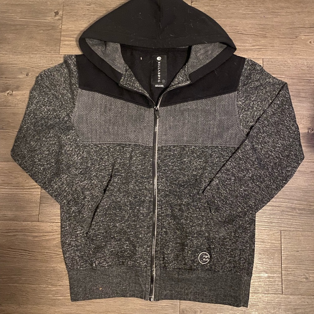 Vintage Y2k Billabong Black and Gray Zip-Up Men's Sweater